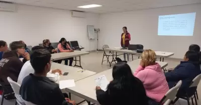 Imparte COEPRIS BC curso a establecimientos de comida r�pida de San Quint�n