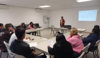 Imparte COEPRIS BC curso a establecimientos de comida r�pida de San Quint�n