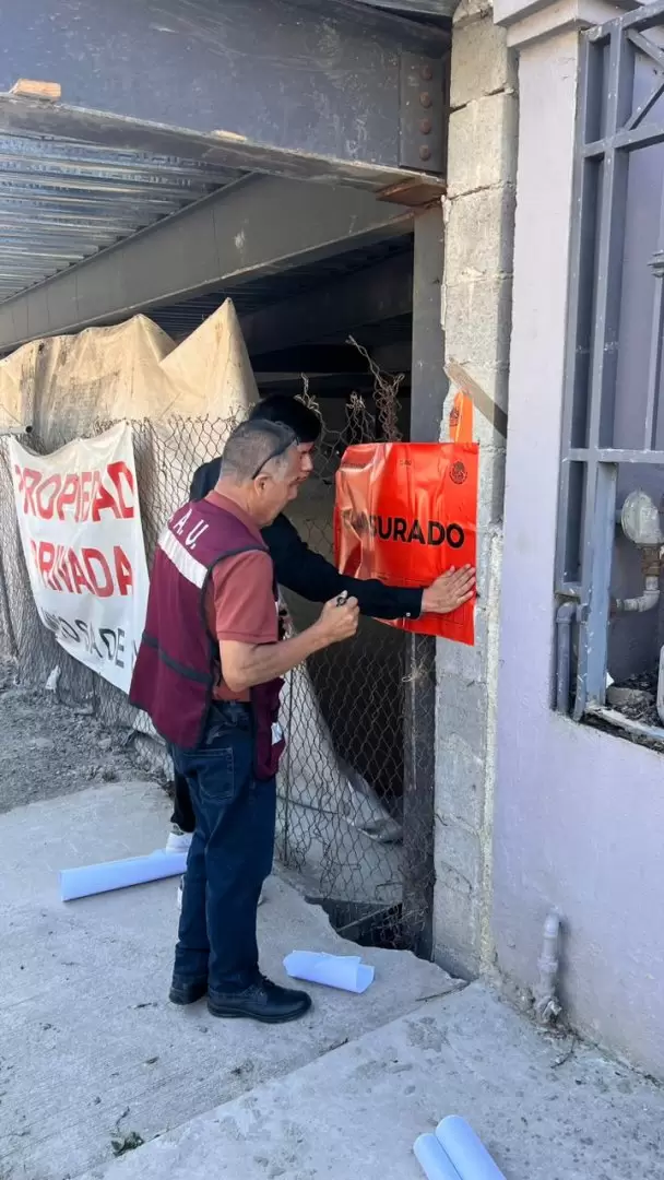 Clausuran construccin en Lomas de Agua Caliente; Ayuntamiento cumple con suspensin judicial