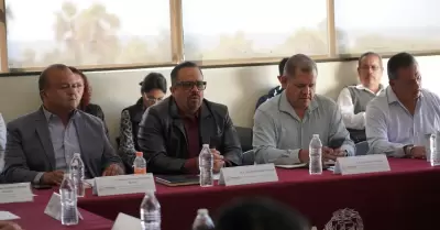 Gobierno de Ensenada y CCEE unen esfuerzos para renovar red de alumbrado p�blico