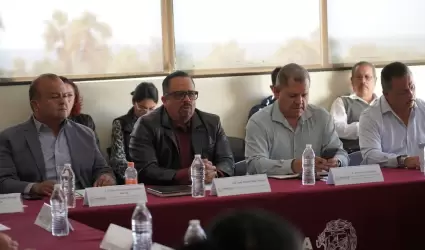 Gobierno de Ensenada y CCEE unen esfuerzos para renovar red de alumbrado p�blico