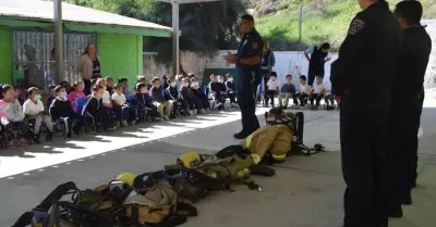 Beneficia bomberos m�s de mil infantes con programa preventivo "No te quemes, ap