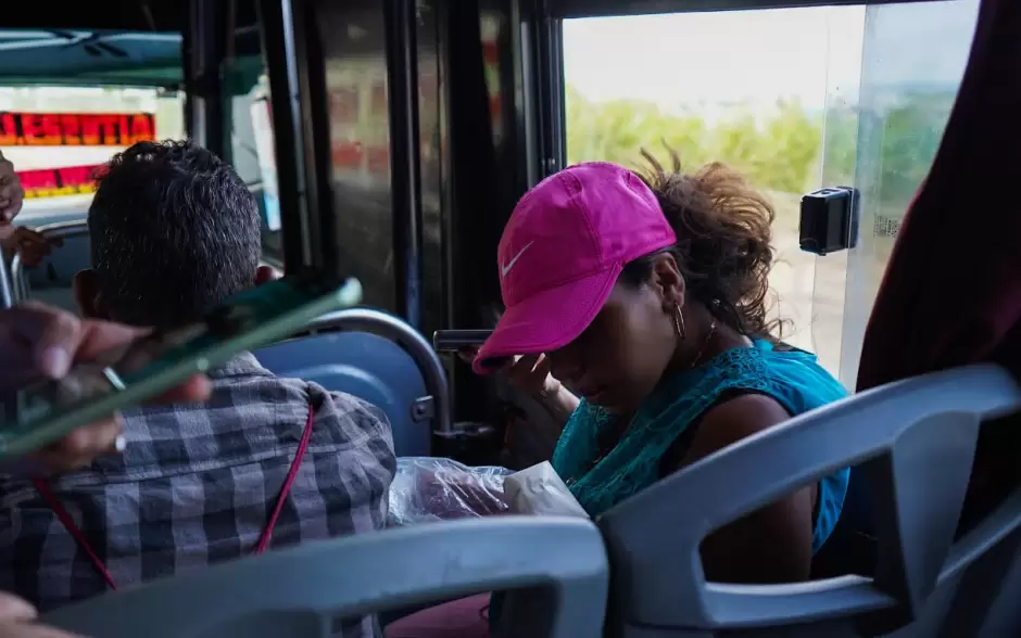 Jamie, migrante hondurea embarazada, se dirige en camin desde la estacin del tren donde ha dormido los ltimos das a un refugio en Coatzacoalcos.