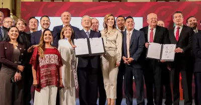 Marina del Pilar y Andr�s Manuel L�pez Obrador