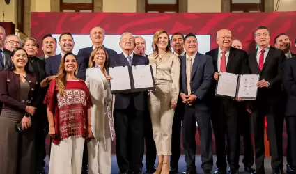 Marina del Pilar y Andr�s Manuel L�pez Obrador