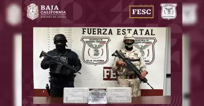 Armas y chalecos decomisados