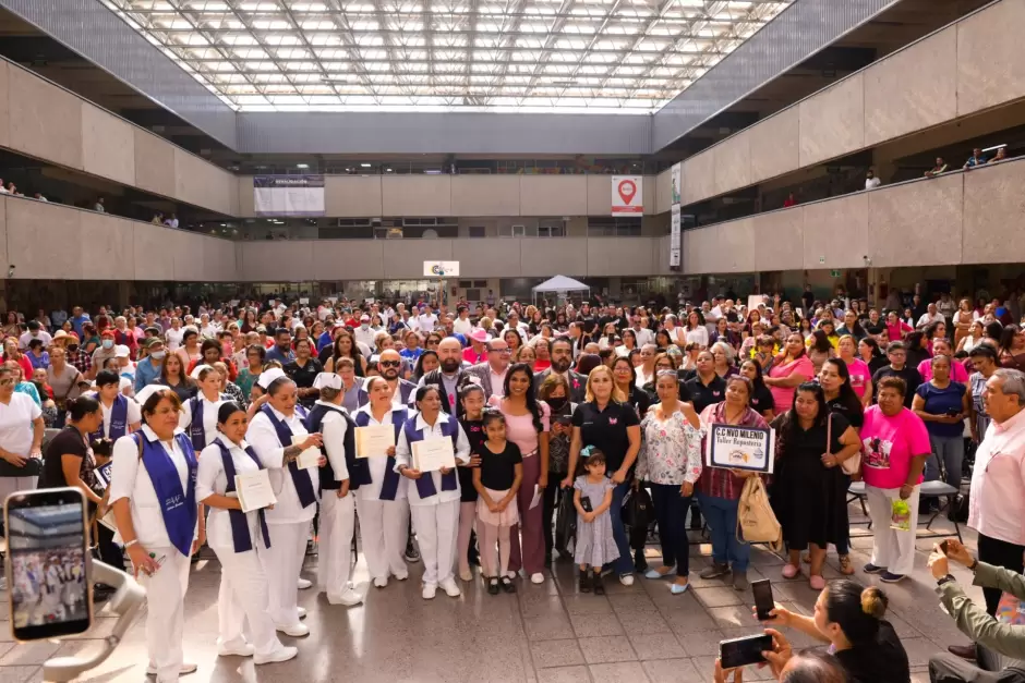 Entregan constancias a tijuanenses que concluyeron cursos gratuitos en centros comunitarios