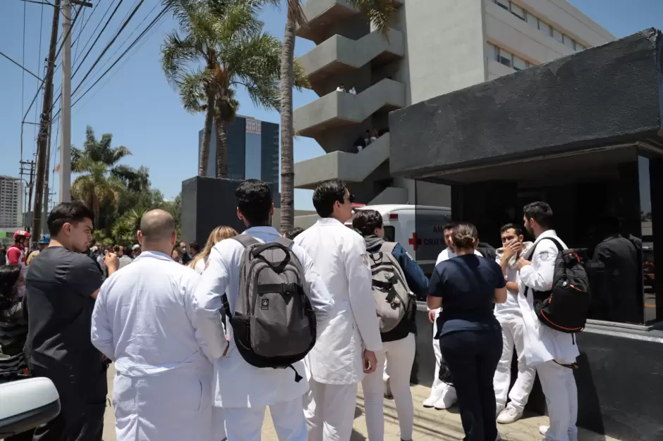 Ms de 100 personas intoxicadas tras cena en hotel de Tijuana