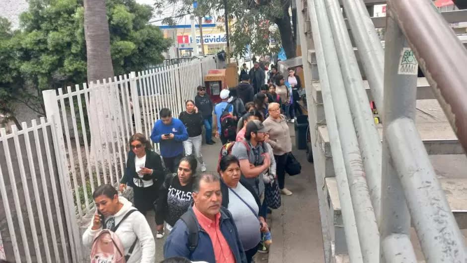 Taxistas Rojo con Negro protestan y dejan a la ciudadana sin transporte