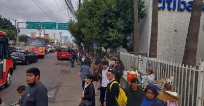 Taxistas Rojo con Negro protestan y dejan a la ciudadana sin transporte