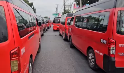 Taxis rojo y negro