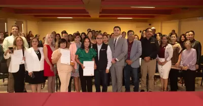 Reconocen a docentes de Baja California