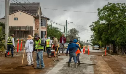 Trabajos de reposicin de alcantarillado sanitario en la colonia Benito Jurez