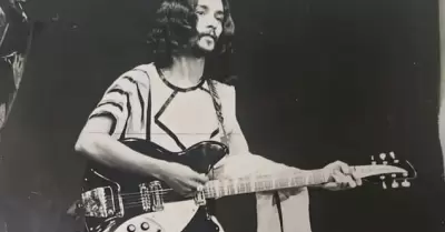 Ofrenda de Muertos en honor al guitarrista Gustavo Garayzar Davis