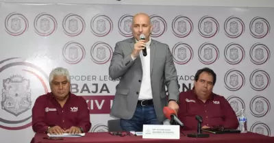 Diputado Navarro presenta informe de actividades 2022-2023