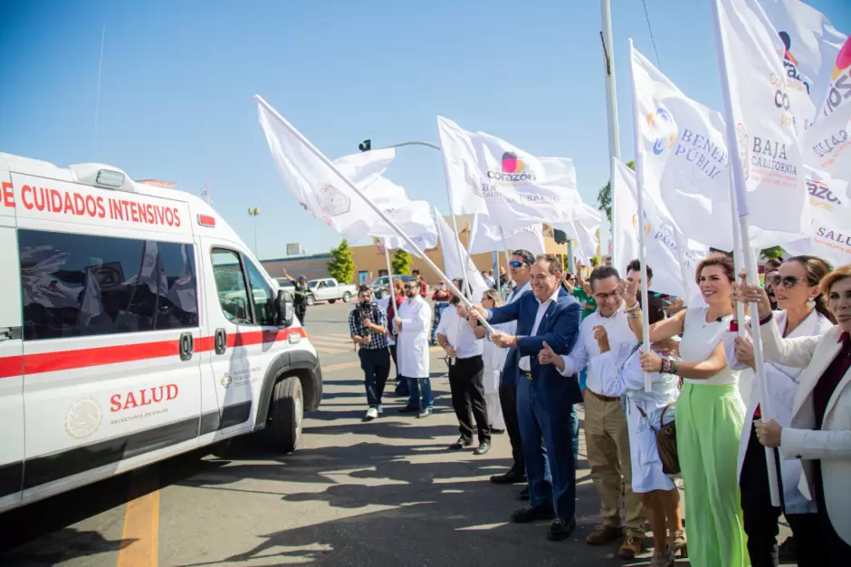 Entrega de ambulancias totalmente equipadas