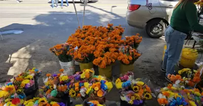 Familias visitaron cementerios de Tijuana