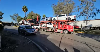 Preocupa salud de choferes de camiones carga; permanecen 7 horas en largas filas