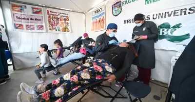 Brigada de salud y servicios en Mexicali