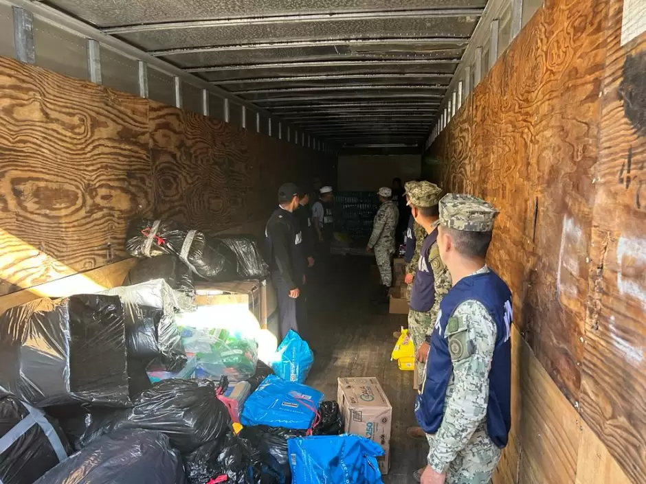 Envo de vveres recolectados por Canaco Tijuana