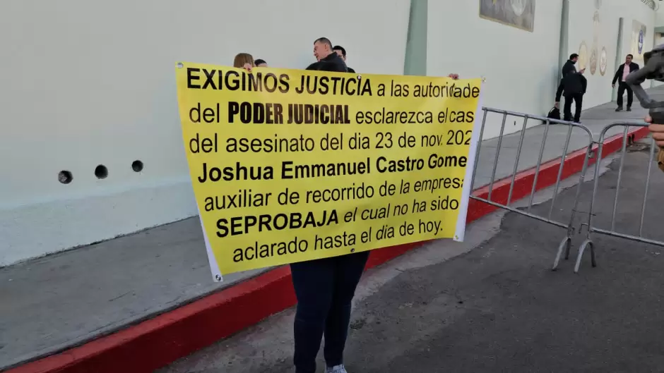 Madre del joven custodio asesinado en asalto a camin de valores