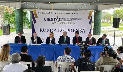 Llaman comerciantes a estrechar lazos para fortalecer al sector terciario