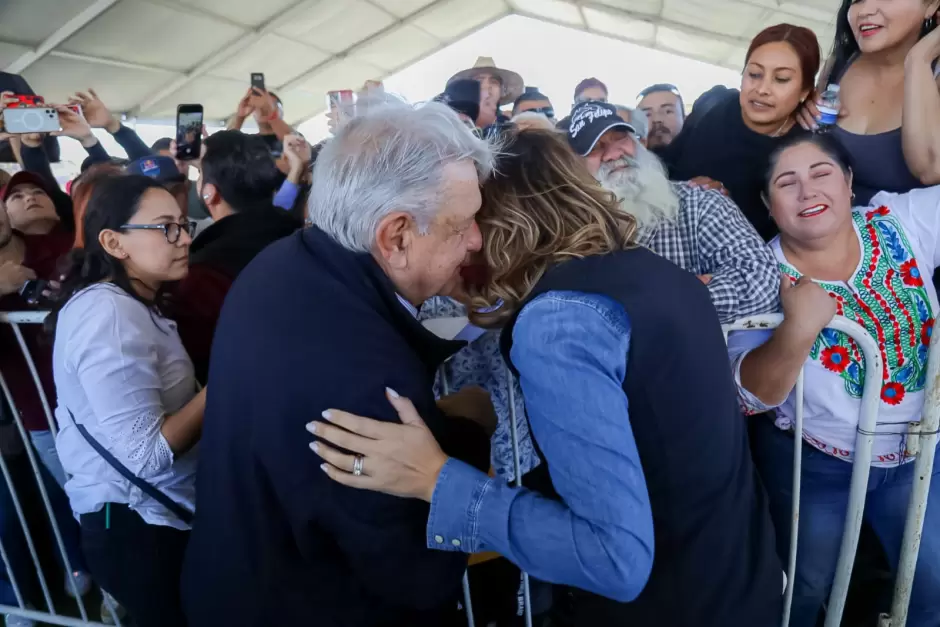 Presentan AMLO y Marina del Pilar programas de apoyo a San Felipe
