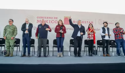 Anuncia AMLO acciones de regularizaci�n de la tierra en San Quint�n