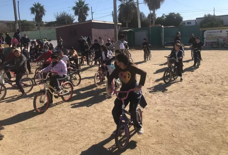 Participan estudiantes de primaria Cirilo Flores Snchez en competencia recreativa de salud