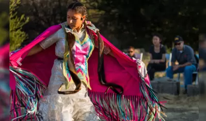 Danza Tribal: Celebracin del Mes de la Herencia Nativa en