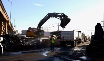 Autopista 10 en Los ngeles se reabrir en 3 a 5 semanas