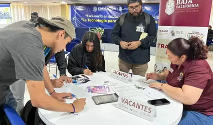 Vincula Secretar�a del Trabajo de BC a j�venes estudiantes a su primer empleo