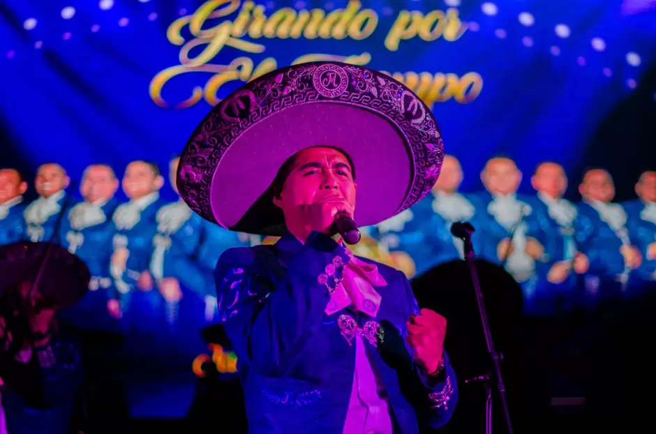 Celebraron 15 aos en "Girando por El Trompo"