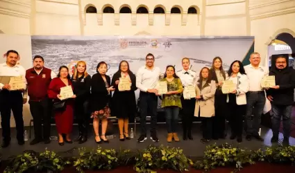 Entrega Armando Ayala reconocimientos a las Redes Ciudadanas de Seguridad