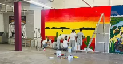 Imparten CESISPE e ICBC curso de técnica muralista a jóvenes del CIA Mexicali