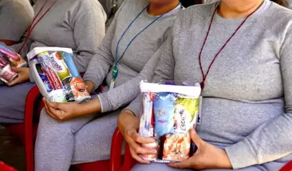 Donativo para la población femenil del centro penitenciario de Ensenada
