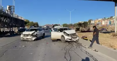 Colisin de cuatro vehculos genera congestin en el Bulevar 2000 direccin a Ot