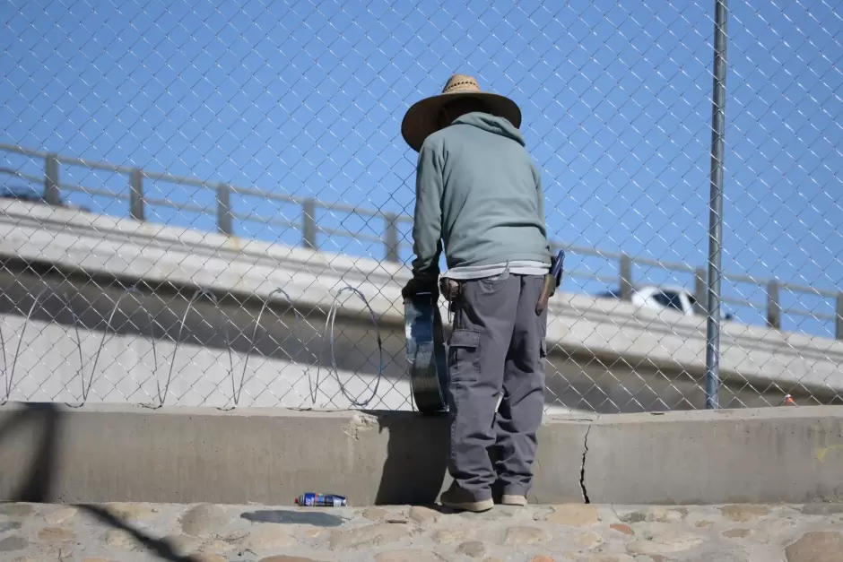 Instalan malla ciclnica en bordo del Ro Tijuana