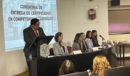 Certifican a personas servidoras pblicas en competencias laborales