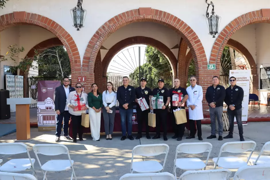 Premian a ganadores de "Una pincelada por tu salud mental"