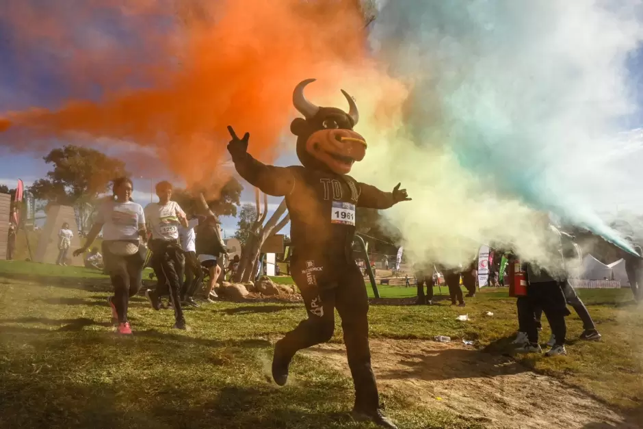 Carrera "Corre con Color" en inauguracin de Parque Esperanto