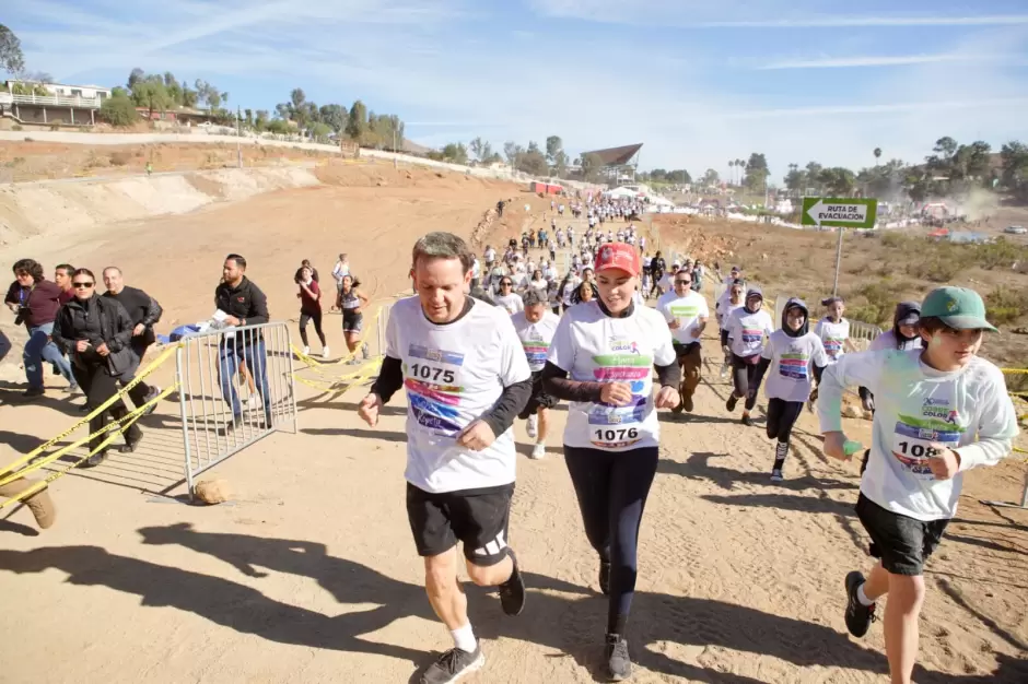 Carrera "Corre con Color" en inauguracin de Parque Esperanto