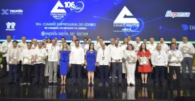 Entrega Concanaco el galard�n "Yacatecuhtli" a empresas de todo el pa�s
