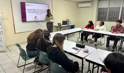 COEPRIS BC capacita a estudiantes de Gastronom�a CONALEP en normativas para nego