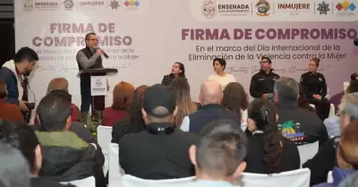 Signan alcalde Armando Ayala y Asociaci�n de Hoteles acuerdo para alojamiento te