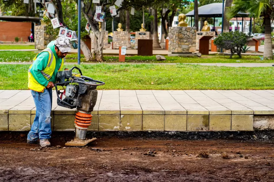 Obras de pavimentacin sobre la lvaro Obregn