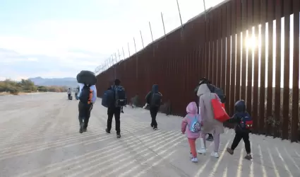 Migrantes en la frontera con EU