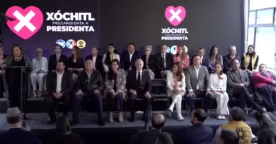 Xchitl Glvez present a su equipo de 22 colaboradores que la acompaarn a lo 