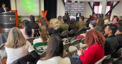 Reconoce Oficial�a Mayor a personas servidoras p�blicas como enlaces de profesio