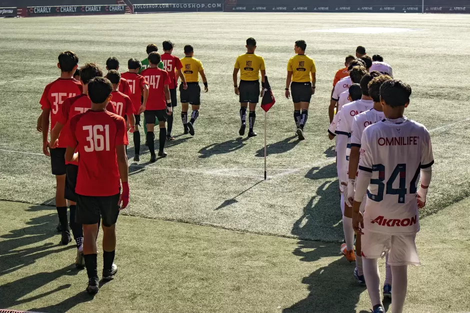 Cachorros golean a Chivas